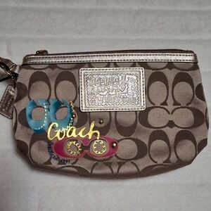 Coach Poppy Daisy Pop C Applique Med. Wristlet Y2K